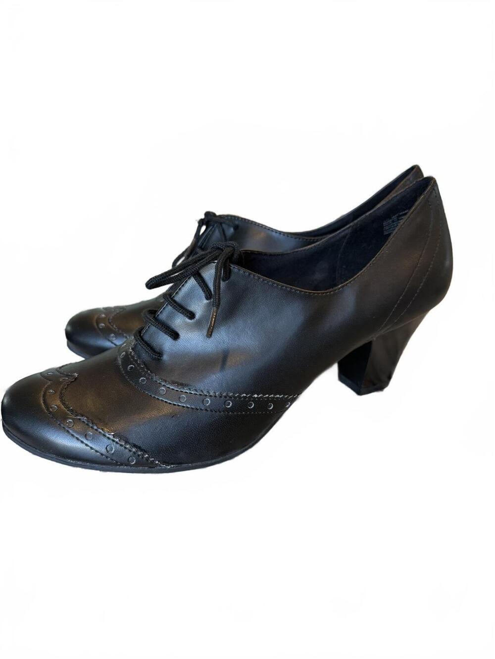 Predictions Heeled Wingtip Lace Up Oxford Heels Women’s Size 11
